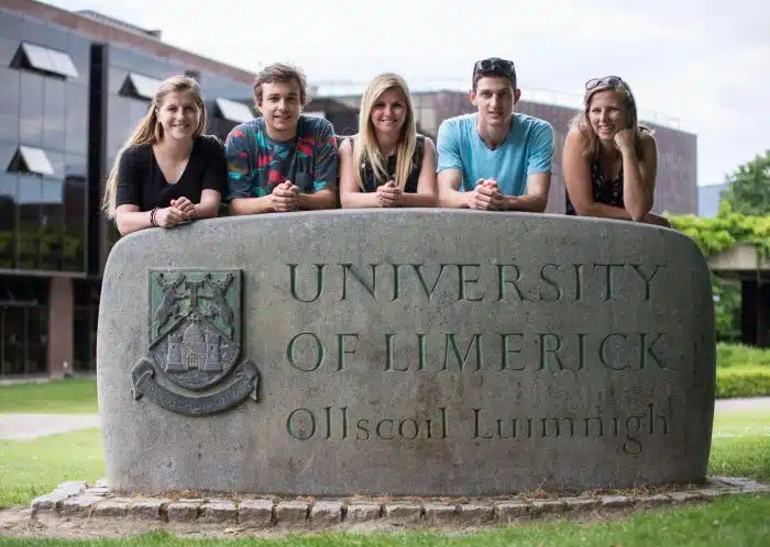 6 KEUNTUNGAN KULIAH DI LUAR NEGERI - Education Republic Myhc 298482 E1619688001997 - Education Republic