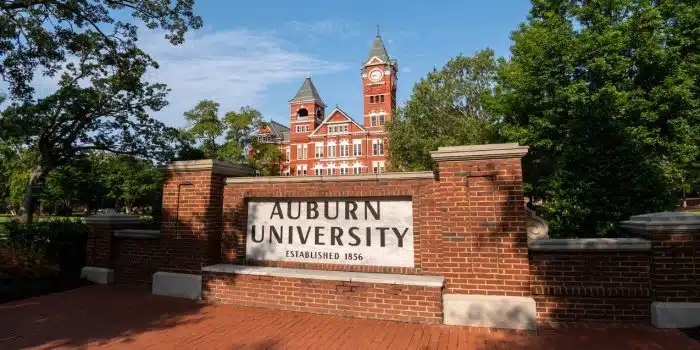 7 FAKTA MENARIK TENTANG TIM COOK - Education Republic 8228304D 739B 45A1 94C2 F931C9C20692 Auburn University Wide E1625037796880 - Education Republic