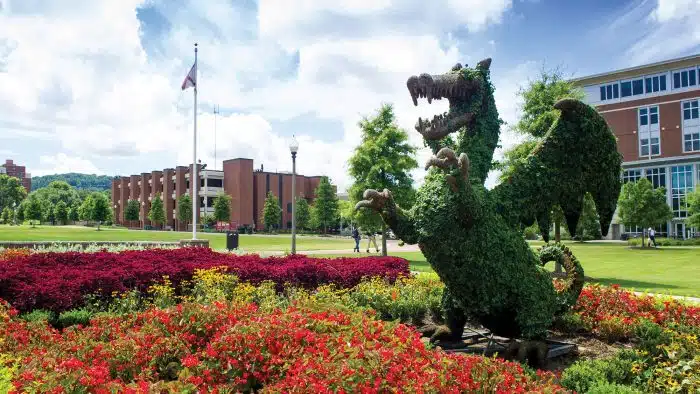 BERAPA BIAYA KULIAH DI UNIVERSITY OF ALABAMA AT BIRMINGHAM, USA? - Education Republic 2 Uab Campus E1625819360895 - Education Republic