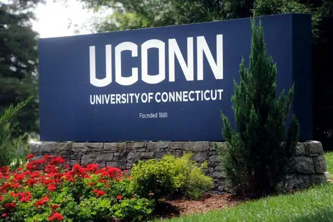 KULIAH DI UNIVERSITY OF CONNECTICUT, USA - Education Republic 1200X0 E1636961048795 - Education Republic