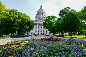 flowers-in-front-of-capitol-building-madison-wi - Education Republic Flowers In Front Of Capitol Building Madison Wi - Education Republic