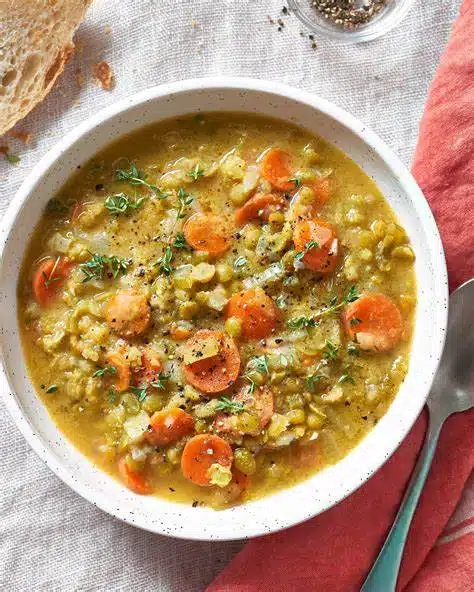 Top 10 Makanan Khas Kanada yang Wajib Kamu Coba - Education Republic Split Pea Soup - Education Republic