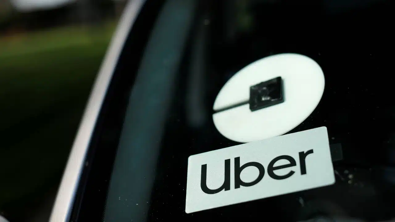 How Do You Get Around the Netherlands? Tips Travel Jelajahi Belanda - Education Republic Uber - Education Republic