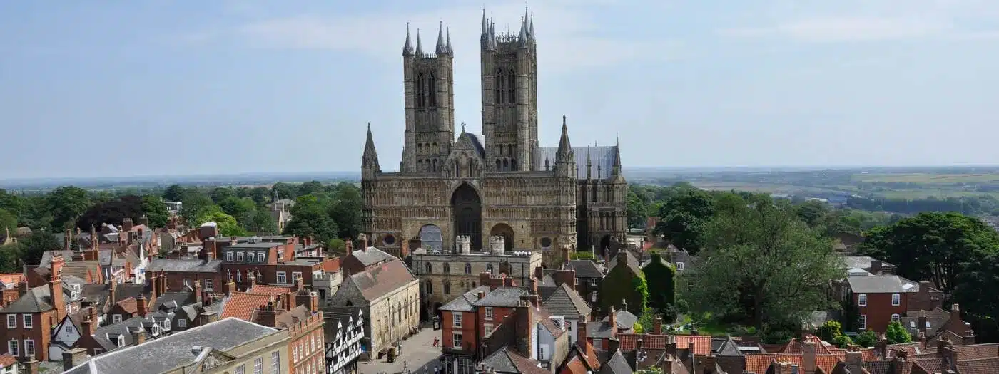 5 Alasan Kuliah di Kampus University of Lincoln - Education Republic Location - Education Republic