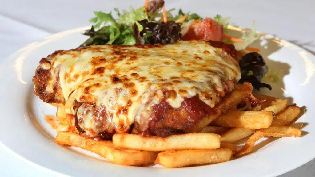 Top 10 Makanan Khas Australia yang Wajib Kamu Coba - Education Republic Chicken Parmigiana - Education Republic