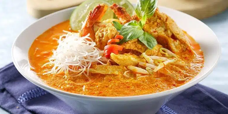 Top 10 Makanan Khas Singapura yang Wajib Kamu Coba - Education Republic Laksa - Education Republic