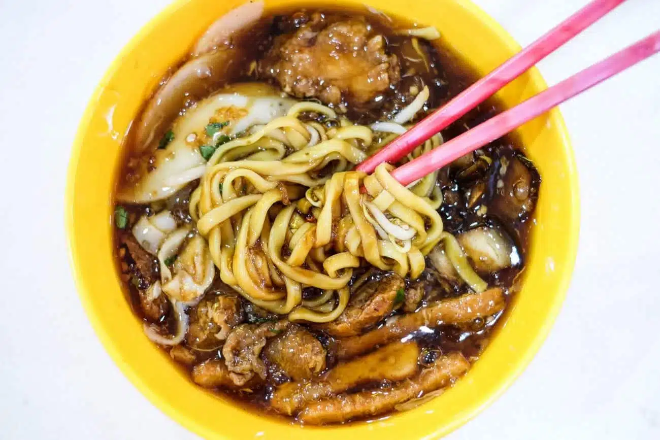 Top 10 Makanan Khas Singapura yang Wajib Kamu Coba - Education Republic Lor Mee - Education Republic