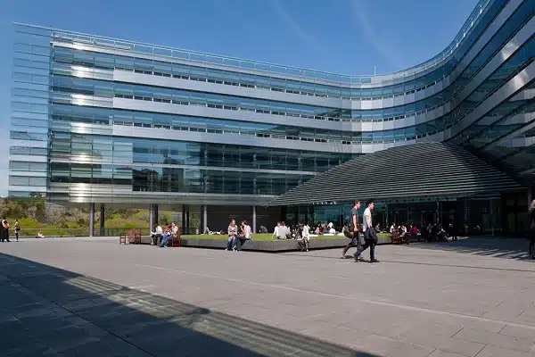 Beasiswa Berprestasi Hingga NZD 5,000 di University of Auckland 2023 - Education Republic Undergraduate Scholarship University Of Auckland Foundation Pathway High Achiever Award - Education Republic