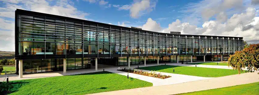 Syarat & Cara Daftar Kuliah di University of Brighton 2023 - Education Republic Ub - Education Republic