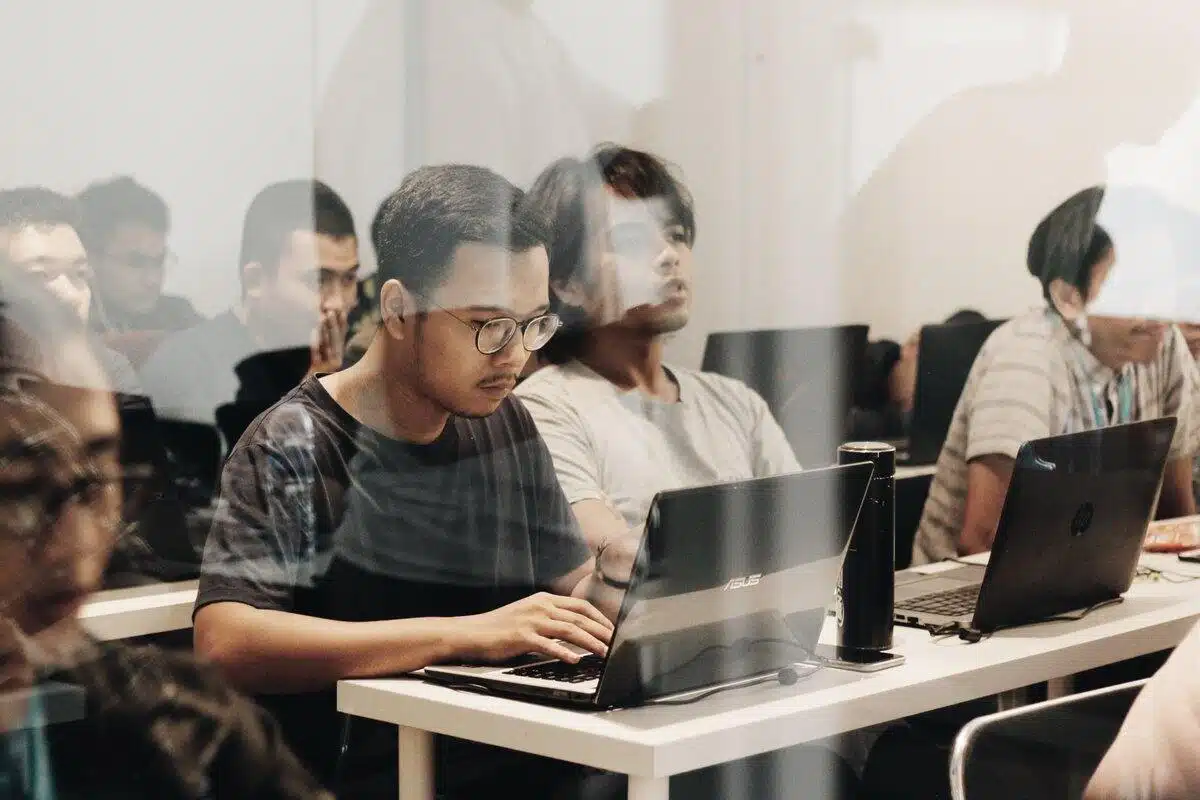 Kenapa Kamu Harus Kuliah di Purwadhika Digital School? - Education Republic Kurikulum Berkualitas 5 - Education Republic