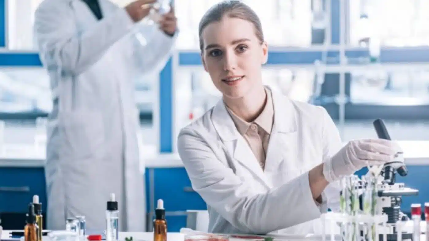 Monash University New Program: Bachelor of Pharmaceutical Science - Education Republic Prospek Karir 1 - Education Republic