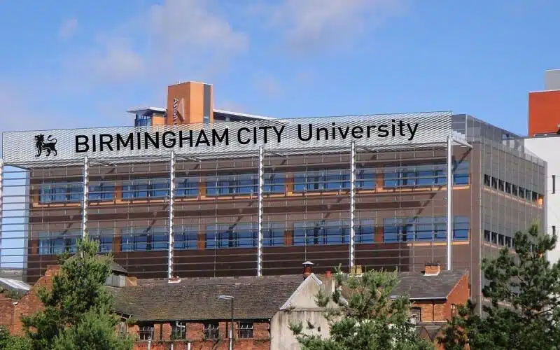 Syarat & Cara Daftar Kuliah di Birmingham City University 2023/2024 - Education Republic Cara Daftar Biaya Kuliah 4 - Education Republic