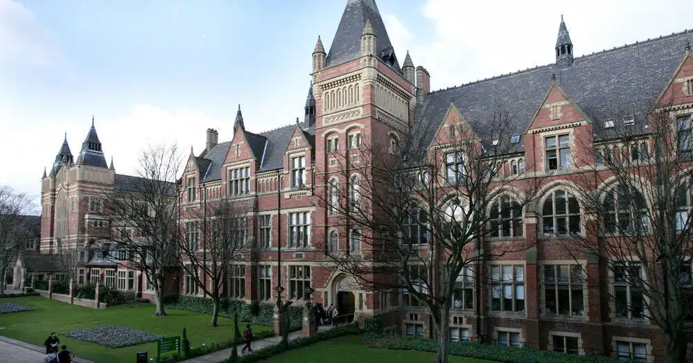 Syarat & Cara Daftar Kuliah di University of Leeds 2023/2024 - Education Republic Kurikulum Berkualitas 4 - Education Republic