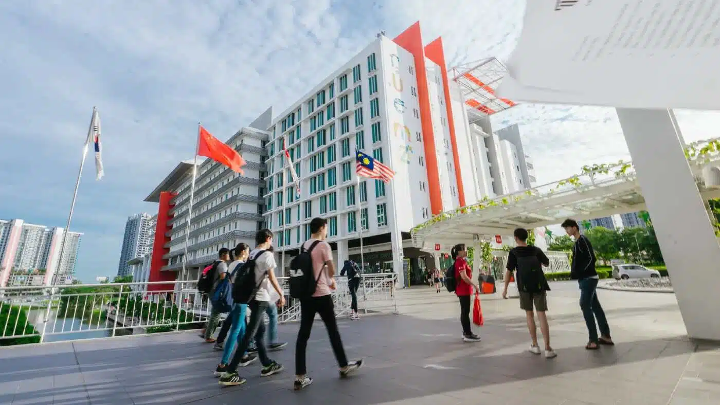 Syarat & Cara Daftar Beasiswa Kuliah Taylors University 2024 - Education Republic Beasiswa Kuliah 2024 - Education Republic