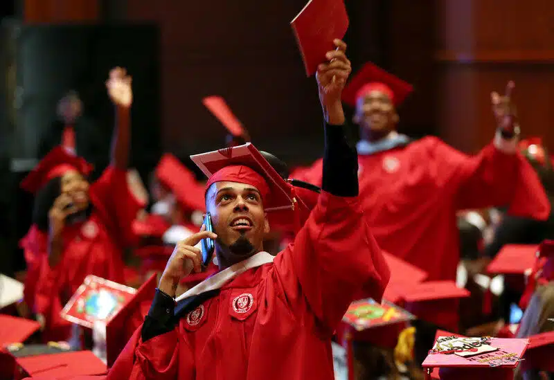 5 Alasan Kuliah di Montclair State University - Education Republic 1. Tingkat Kelulusan Yang Tinggi - Education Republic