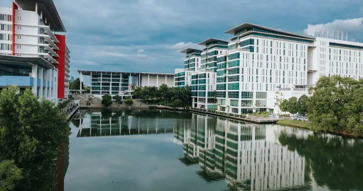 18 Beasiswa Taylors University Malaysia Dengan Syarat Mudah - Education Republic