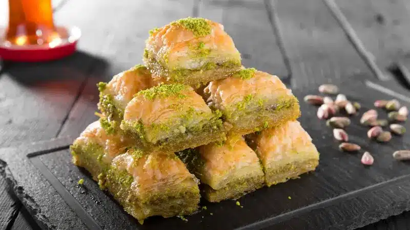 Pastry Ala Takjil yang Bisa Kamu Coba Di Luar Negeri - Education Republic 3. Baklava - Education Republic