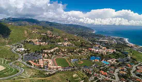Kenapa Kamu Harus Kuliah Bisnis di Pepperdine University? - Education Republic Lokasi Yang Strategis - Education Republic