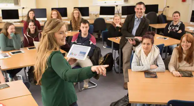 5 Alasan Kuliah di University of Galway - Education Republic Pembelajaran Berbasis Penelitian - Education Republic