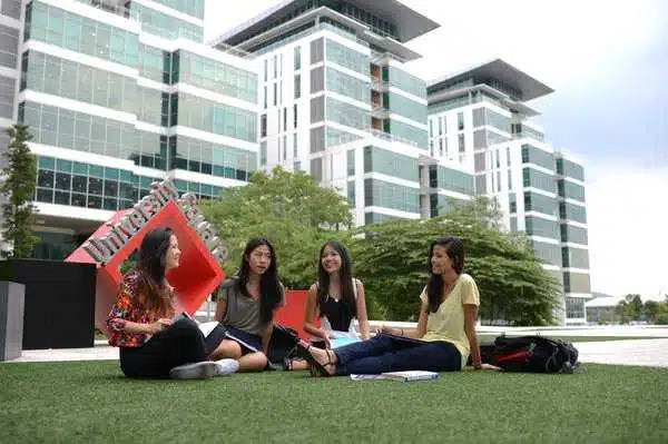 18 Beasiswa Taylor’s University Malaysia Dengan Syarat Mudah - Education Republic Prestasi Taylors University Malaysia - Education Republic
