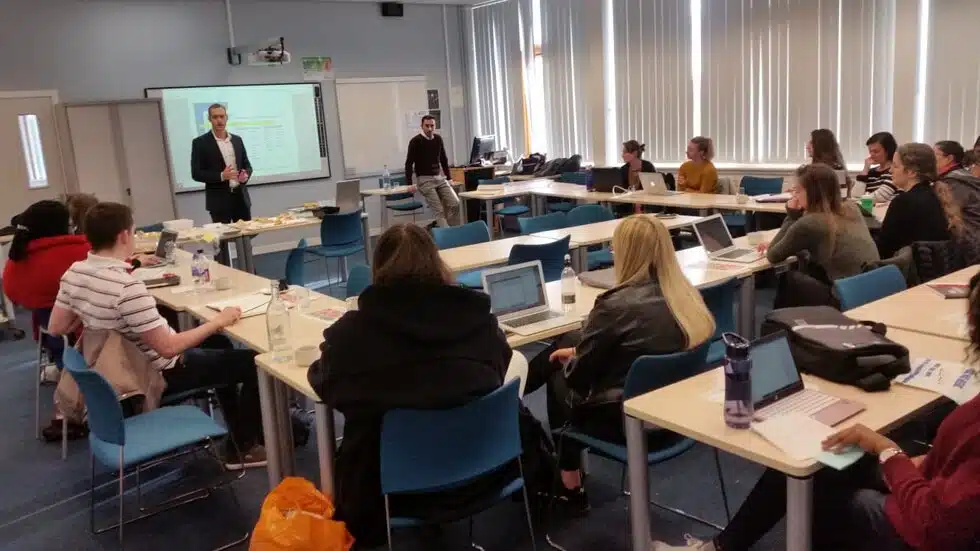 Jurusan Kuliah di Kampus UNITAR Malaysia 2024 Untuk Mahasiswa Internasional - Education Republic Syarat Daftar Unitar - Education Republic