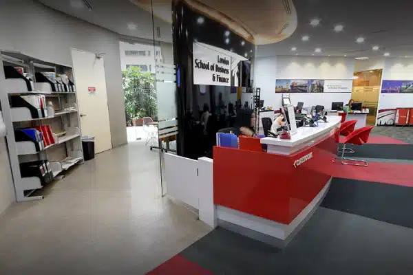 5 Alasan Kuliah di London School of Business & Finance (LSBF) Singapore 2024 - Education Republic Always One Step Forward - Education Republic