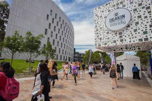 Kenapa Kamu Harus Kuliah di Deakin University Australia? - Education Republic 1. Pencapaian Fantastis - Education Republic