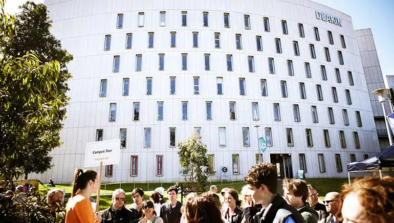 Kenapa Kamu Harus Kuliah di Deakin University Australia? - Education Republic Overview 1 - Education Republic