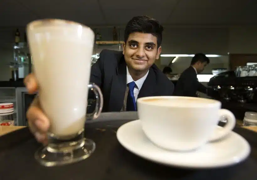 Jurusan Perhotelan Dengan Fasilitas Keren?! Pacific International Hotel Management School Jawabannya! - Education Republic La Vista Bar - Education Republic