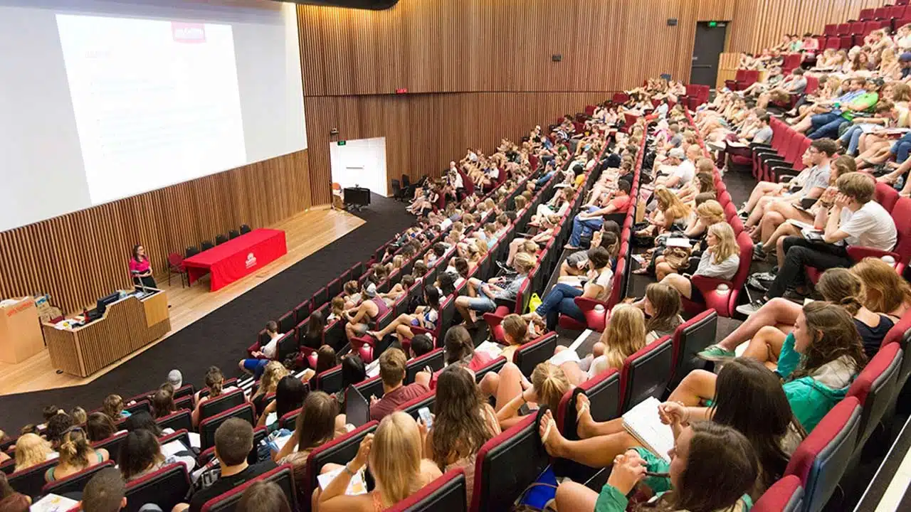 Inovasi, Penelitian, dan Karir: 5 Keunggulan Innovative Research University yang Wajib Kamu Tahu! - Education Republic 4 9 - Education Republic