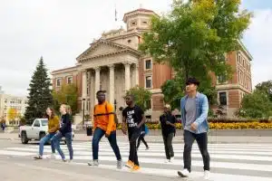 Akomodasi di University of Manitoba: Tempat Tinggal Nyaman dan Terjangkau untuk Mahasiswa Internasional - Education Republic 1 4 - Education Republic