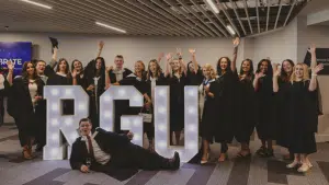 5 Alasan Kenapa Robert Gordon University Aberdeen Jadi Pilihan Terbaik Mahasiswa Indonesia - Education Republic Lulusan Rgu Kerja Cepat Jaringan Industri Kuat Education Republic - Education Republic