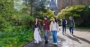 University of Glasgow 2026: Ranking Dunia, Jurusan Favorit, dan Student Life - Education Republic Lokasi Dan Kampus University Of Glasgow Education Republic - Education Republic