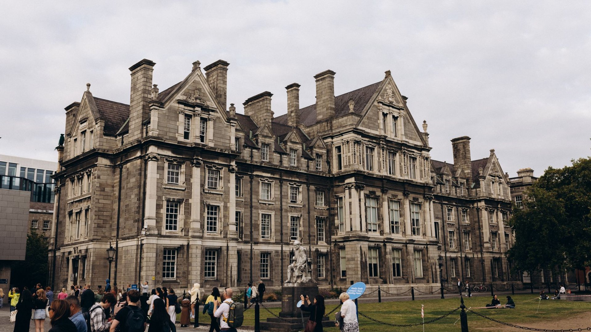 Setelah AI, Quantum Jadi Next Big Thing? Trinity Dapat €90 Juta untuk Riset Masa Depan - Education Republic Trinity College Dublin Campus Di Dublin, Irlandia, Pusat Trinity Quantum Research 2026